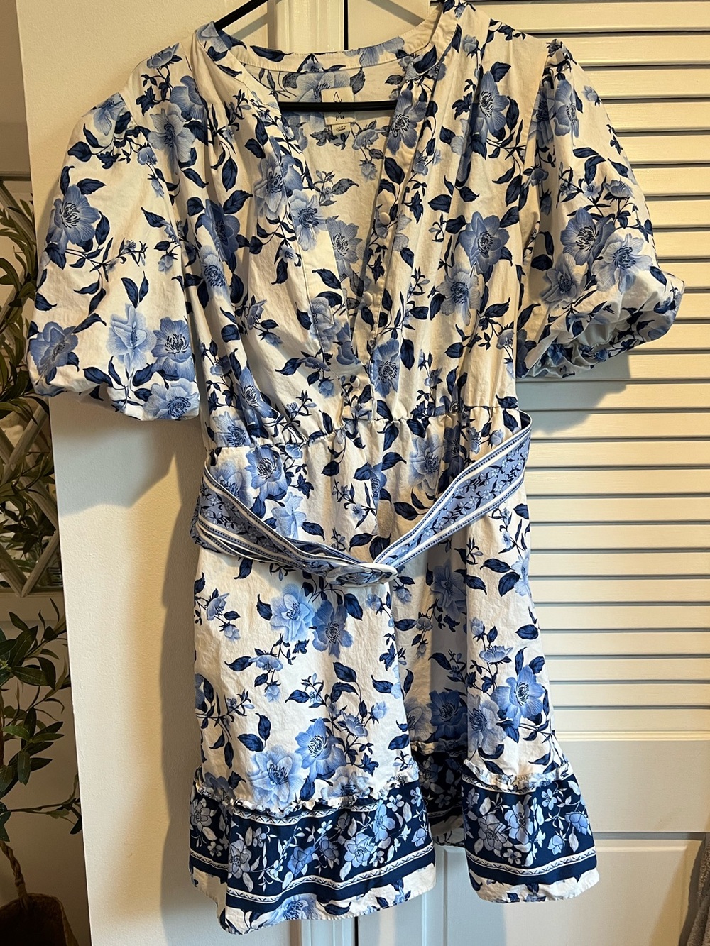 Joie Blue and White Floral Button-Up Puff Sleeve Dress - Picture 2 of 8